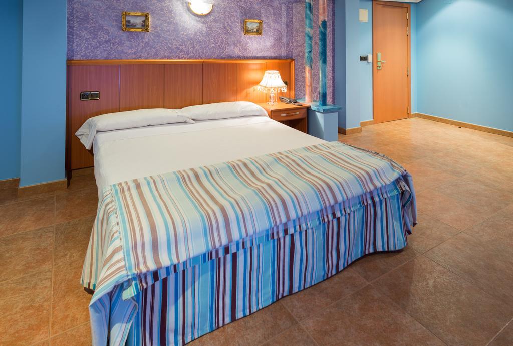 Hotel Real De Castilla Tordesillas Oda fotoğraf